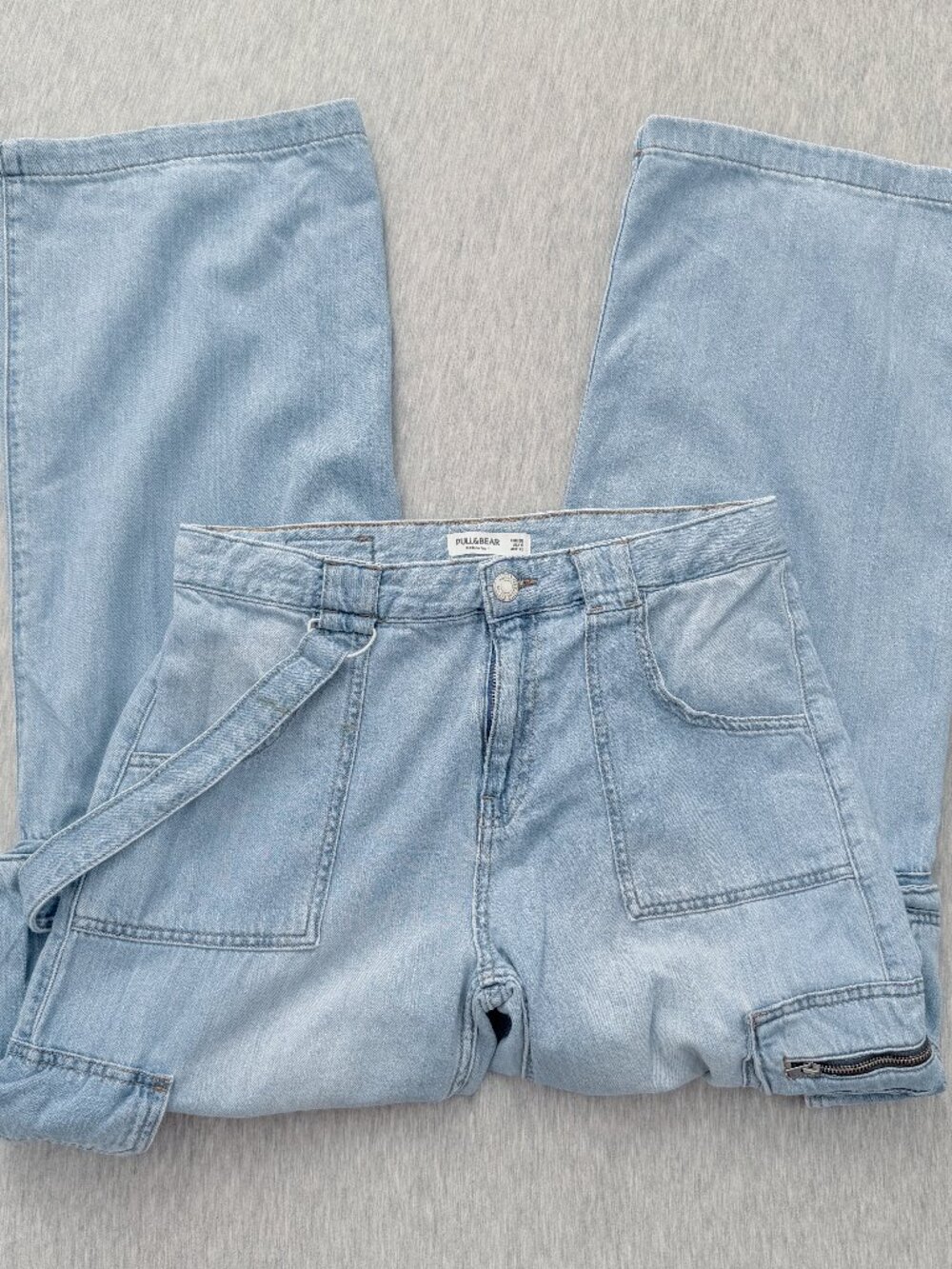 Pull&Bear Light Wash Baggy Multipocket Cargo Jeans